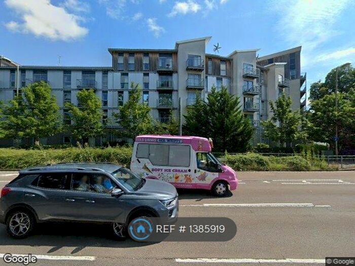 2 Bedroom Flat To Rent In Coombe Way, Farnborough, GU14