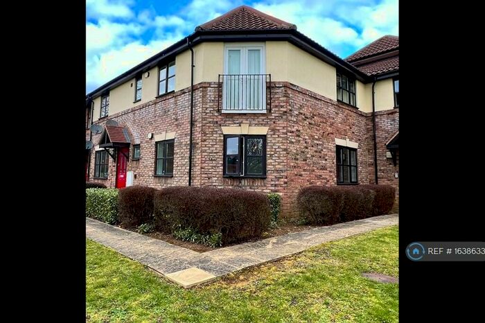 2 Bedroom Flat To Rent In Langmuir Court, Shenley Lodge, Milton Keynes, MK5