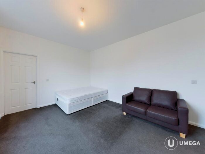 1 Bedroom Flat To Rent In Mid Street, Bathgate, West Lothian, EH48