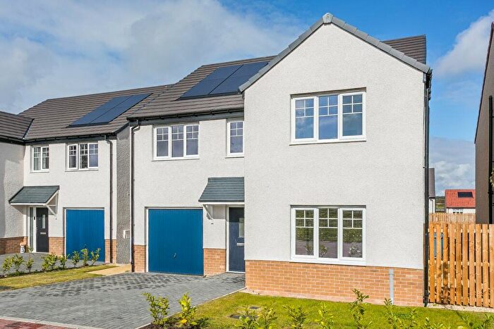 5 Bedroom Detached House For Sale In Honeyman Park, Armadale, EH48