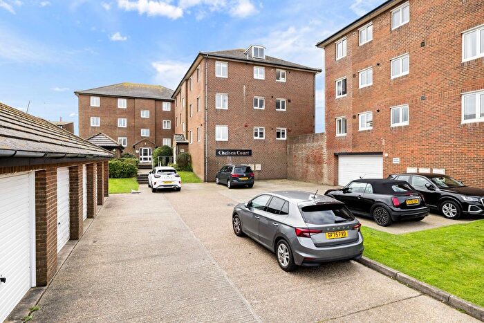 2 Bedroom Flat To Rent In South Road, Hythe, CT21