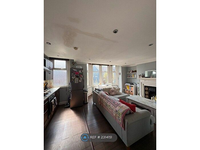 2 Bedroom Flat To Rent In Gunton Road, London, E5