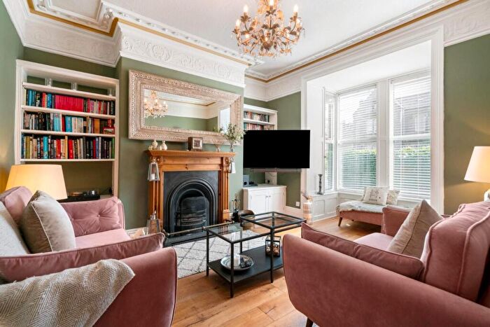 4 Bedroom Town House For Sale In Gargrave Road, Skipton, BD23