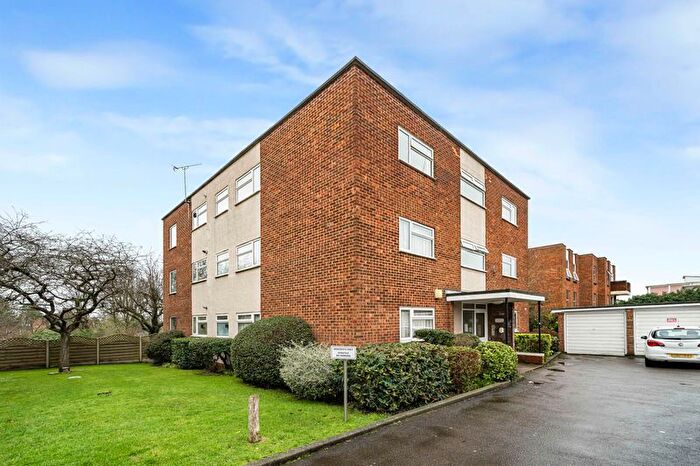 2 Bedroom Flat For Sale In Chislehurst Road, Sidcup, DA14