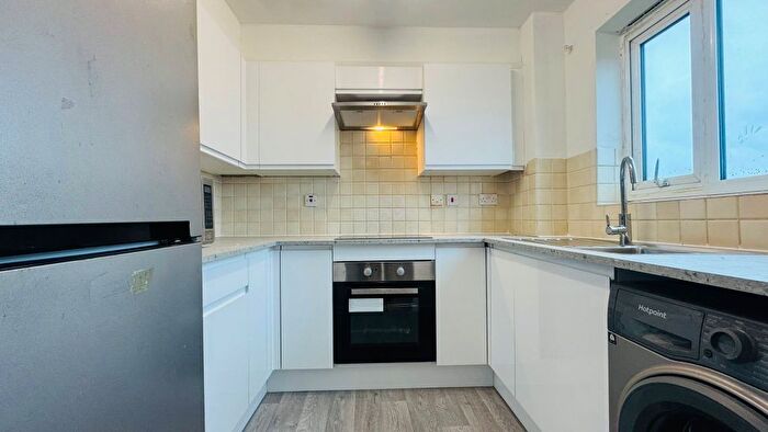 2 Bedroom Flat To Rent In Hudson Way, Edmonton, N9