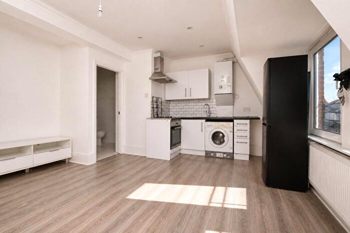 1 Bedroom Apartment To Rent In Portland Road, London, SE25