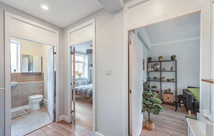 1 Bedroom Flat To Rent In Greville Place, St Johns Wood, London, NW6