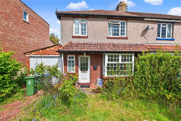 3 Bedroom Semi Detached House For Sale In Beverley Road, Bexleyheath, DA7