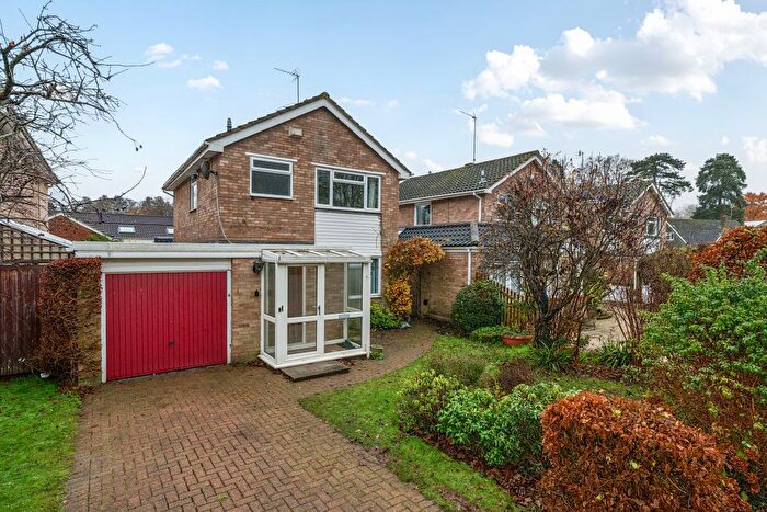 3 Bedroom Detached House For Sale In Pound Crescent, Marlow, SL7