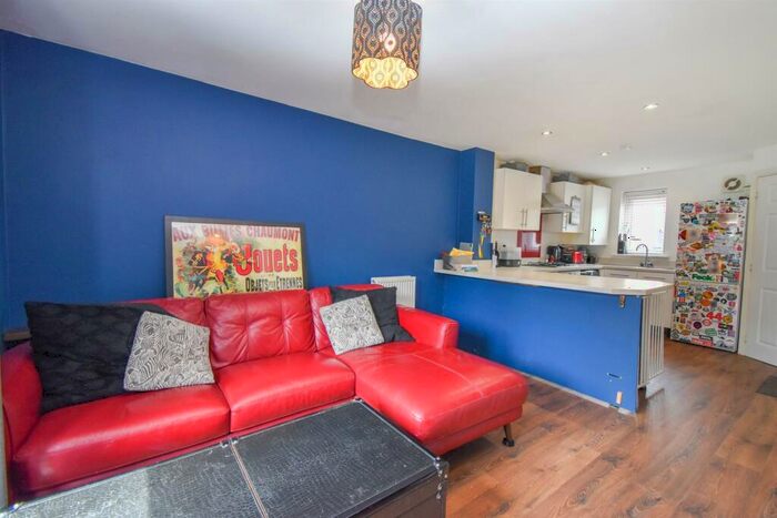 3 Bedroom Terraced House For Sale In Turnstone Drive, Scunthorpe, DN16