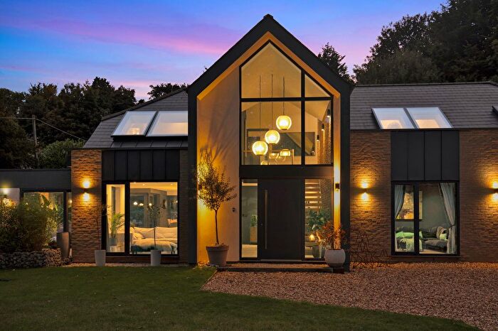 5 Bedroom Detached House For Sale In Grosvenor Road, Medstead, GU34