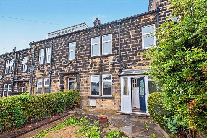 1 Bedroom Terraced House For Sale In Hawthorn Crescent, Yeadon, Leeds, West Yorkshire, LS19