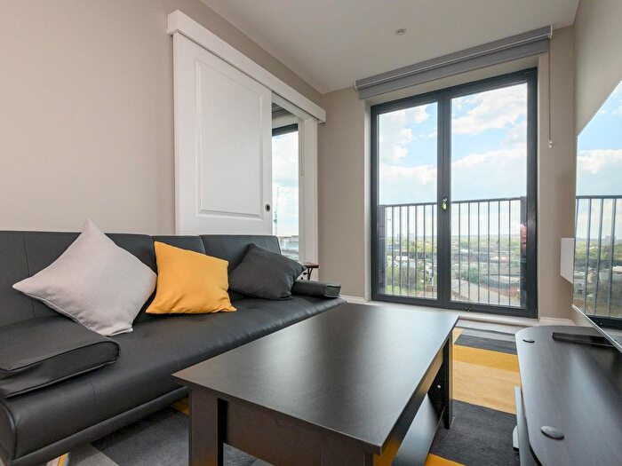 1 Bedroom Flat To Rent In Holbeck, LS12