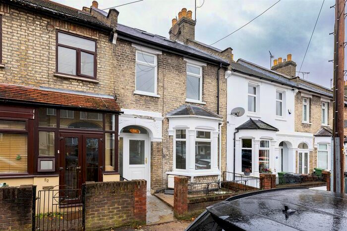 3 Bedroom Property To Rent In Farnan Avenue, Walthamstow, E17