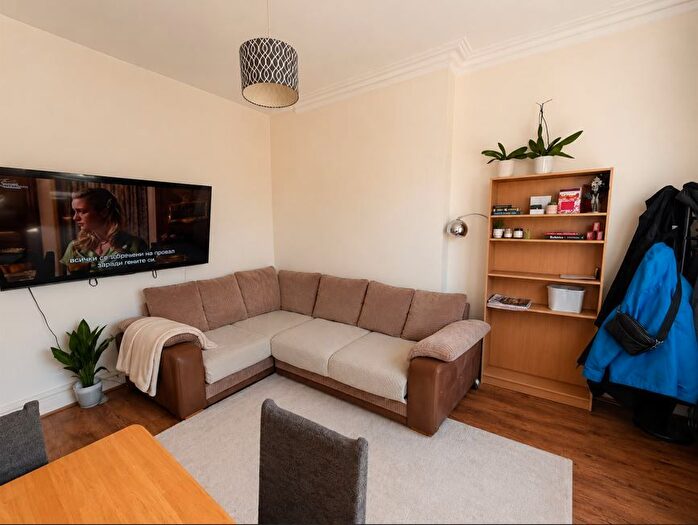 2 Bedroom Flat To Rent In High Road, London, N22