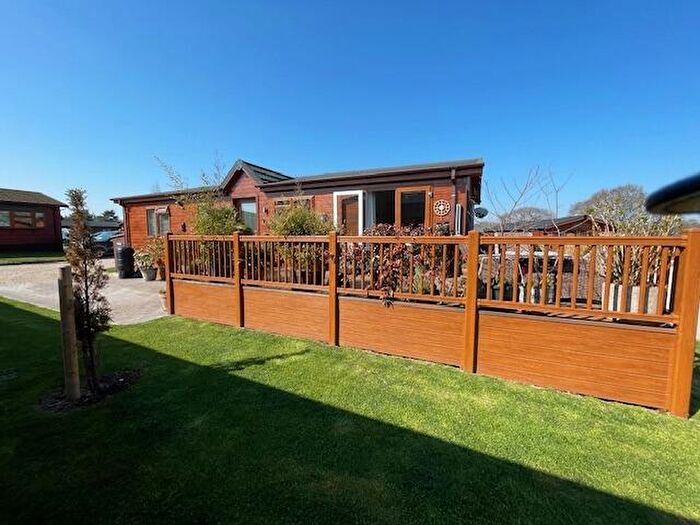 2 Bedroom Lodge For Sale In Two Bed Kingston Carisbrook (), Homestead Lake Country Park, Thorpe Road, Weeley, Essex, CO16
