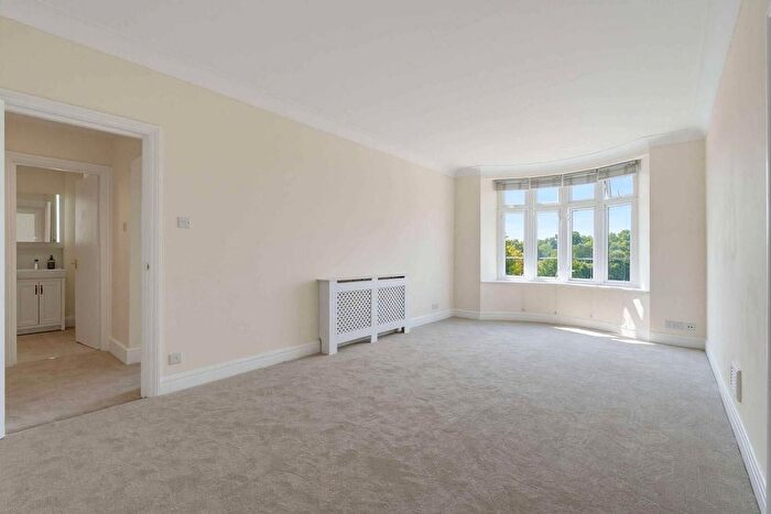 2 Bedroom Flat For Sale In Parkview Court, Fulham High Street, London, SW6