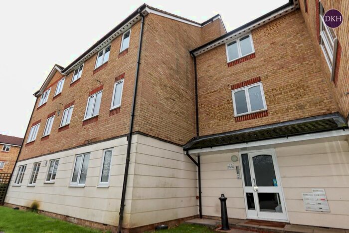 1 Bedroom Flat To Rent In Explorer Drive, Watford, WD18