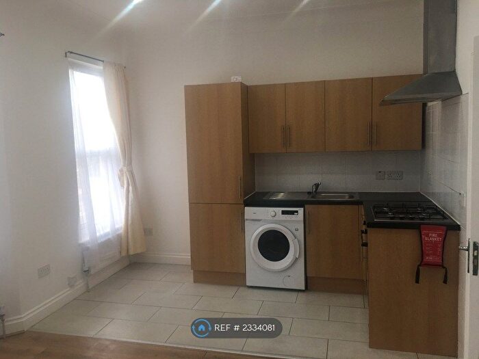 1 Bedroom Flat To Rent In Drayton Road, London, E11
