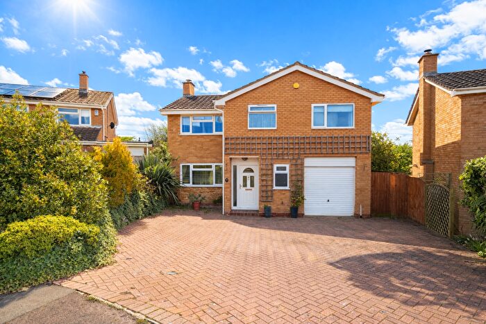 4 Bedroom Detached House For Sale In Coniston Close Drayton Daventry Northamptonshire, NN11