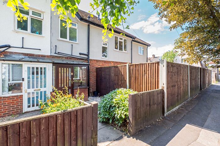 4 Bedroom Detached House To Rent In Tilehurst Road, Cheam, Surrey, SM3