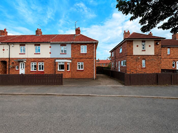 3 Bedroom End Of Terrace House For Sale In Westheath Avenue, Sunderland, SR2