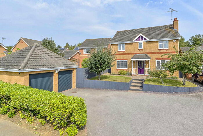 4 Bedroom Detached House For Sale In Thurston Drive, Kettering, NN15