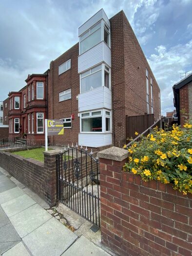 2 Bedroom Flat To Rent In The Westlands, Sunderland, SR4