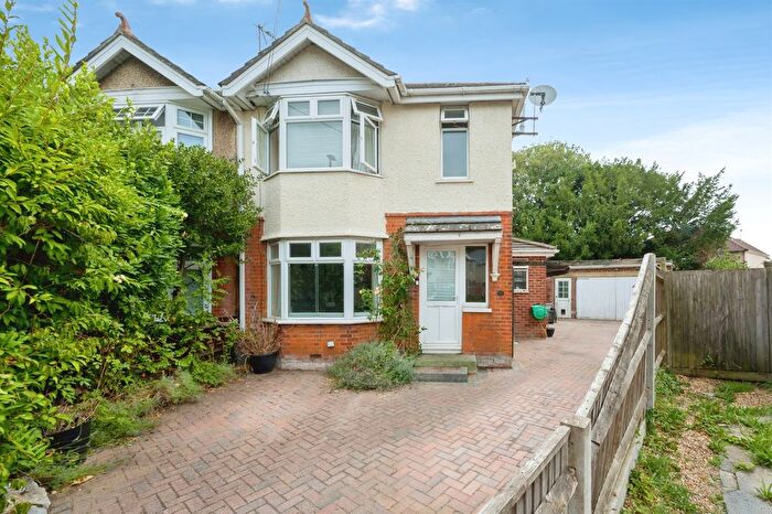 3 Bedroom Semi-Detached House For Sale In Clifton Road, Southampton, SO15