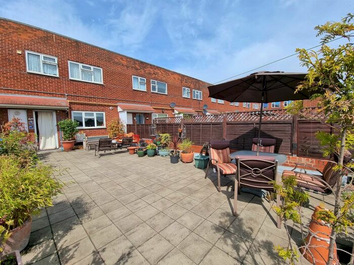 2 Bedroom Maisonette To Rent In The Stow, Harlow, CM20