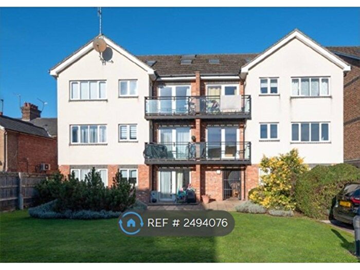 1 Bedroom Flat To Rent In Meyrick Court, St. Albans, AL1