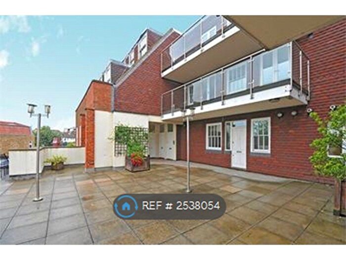 1 Bedroom Flat To Rent In Sussex Court, London, SW16