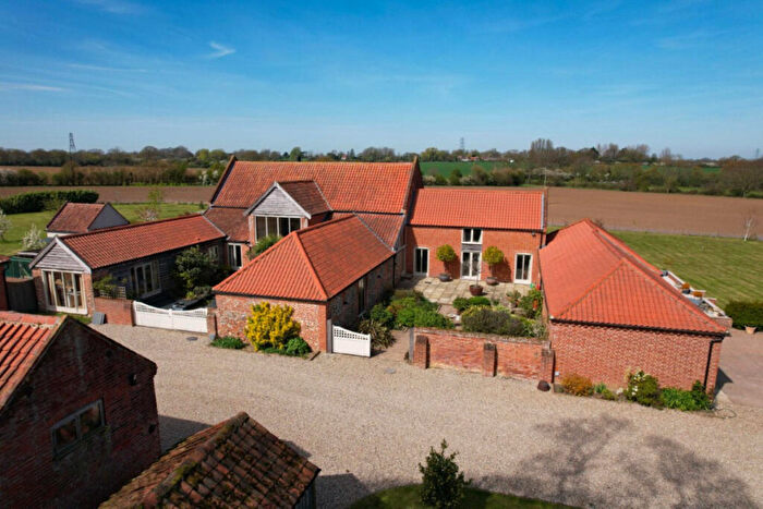 5 Bedroom Barn Conversion For Sale In Ringsfield Road, Beccles, NR34