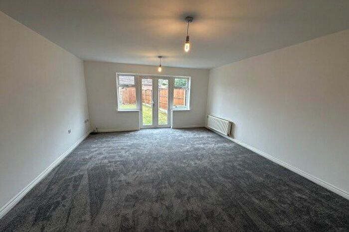 3 Bedroom Town House To Rent In Kings Walk, Mansfield, NG18
