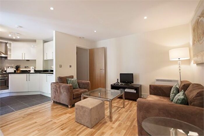 1 Bedroom Flat To Rent In Great Suffolk Street, London, SE1