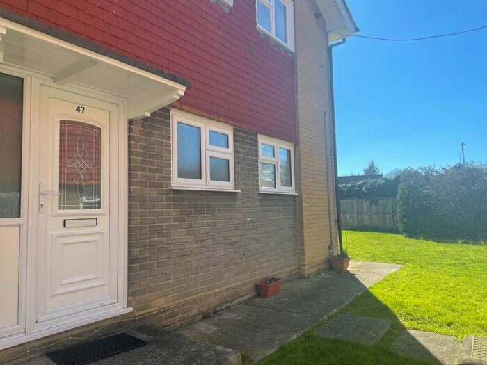 2 Bedroom Flat To Rent In Glebe Way, Whitstable, CT5