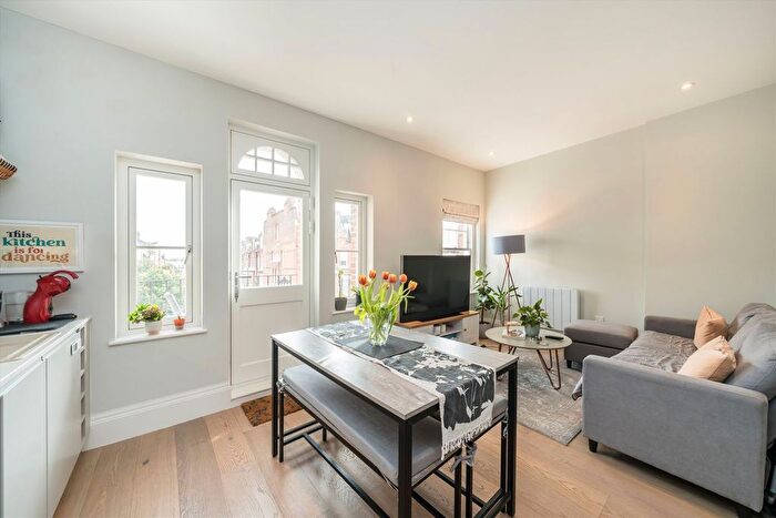 2 Bedroom Flat To Rent In Comeragh Road, West Kensington, W14