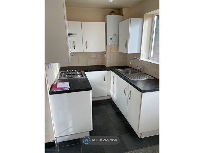 3 Bedroom Semi Detached House To Rent In Staunton Road, Newark, NG24