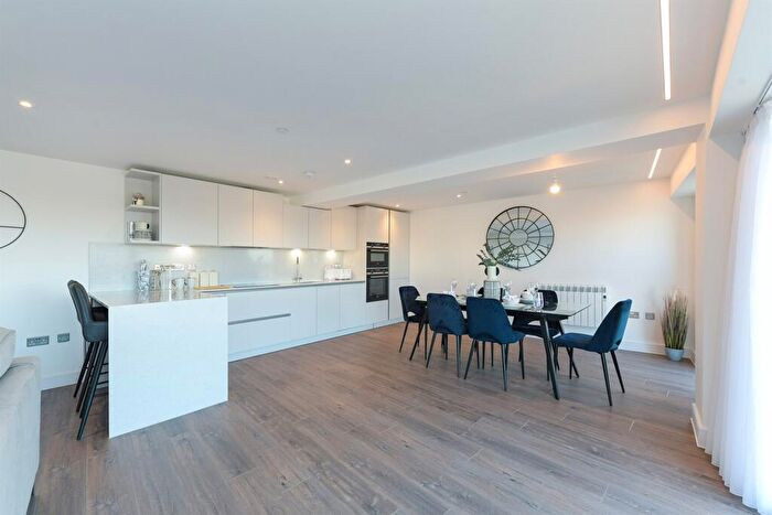 2 Bedroom Apartment To Rent In The Waterside Apartments, Pavilion Road West Bridgford, NG2