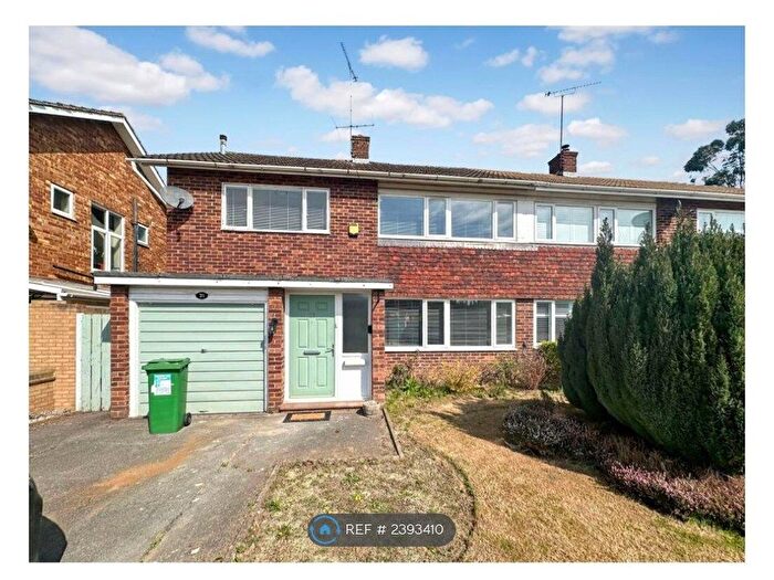 3 Bedroom Semi-Detached House To Rent In Halkingcroft, Slough, SL3