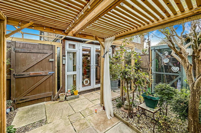 1 Bedroom Semi-Detached House For Sale In Sycamore Drive, Thorngumbald, Hull, HU12