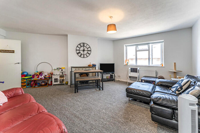 2 Bedroom House To Rent In Ashfield Parade, London, N14