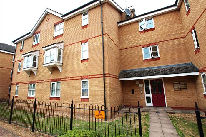 2 Bedroom Flat To Rent In Coltswood Court, Pickard Close, Southgate, London, N14