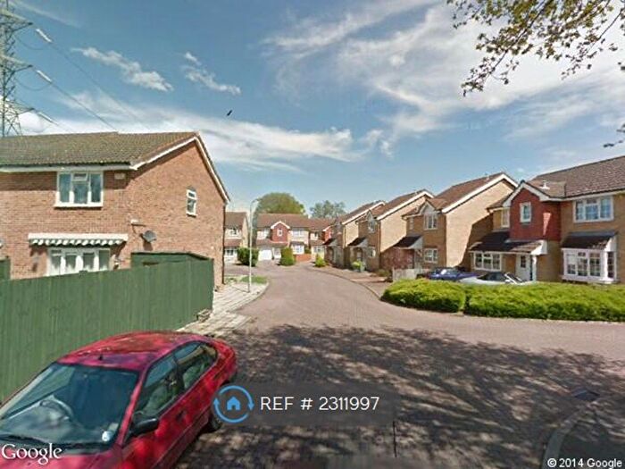 3 Bedroom Semi-Detached House To Rent In Chelsea Close, Worcester Park, KT4