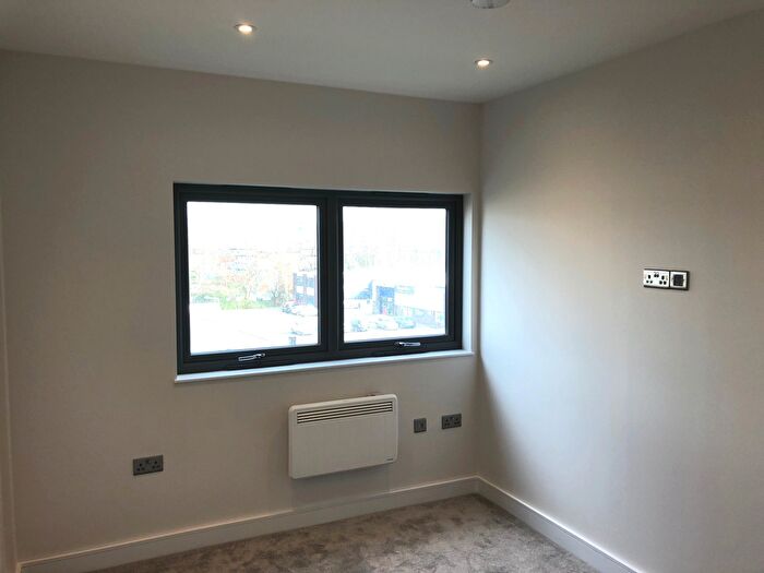 1 Bedroom Flat To Rent In Molly Millars Lane, Wokingham, RG41