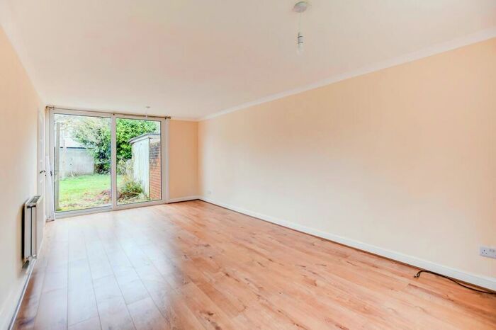 3 Bedroom Terraced House To Rent In Warnham Road, Crawley, RH10