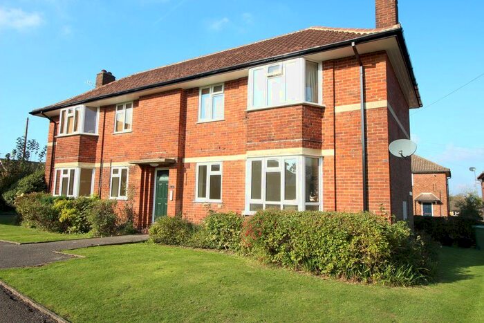 1 Bedroom Flat To Rent In Greenwood Close, Bushey Heath, Bushey, WD23