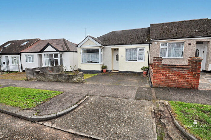 2 Bedroom Semi-Detached House For Sale In Leighfields Road, Leigh-on-Sea, SS9