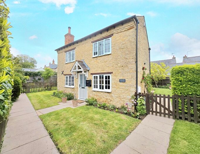 3 Bedroom Detached House For Sale In St. Michaels Court, Ashton, Northampton, NN7