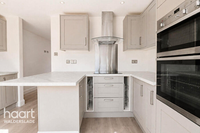 2 Bedroom End Of Terrace House For Sale In Larchwood Close, Chatham, ME5